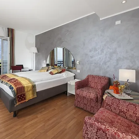 Hotel Monica 3*