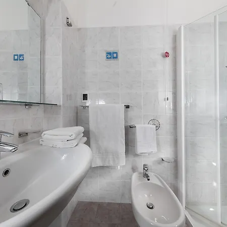 Monica Hotel 3*