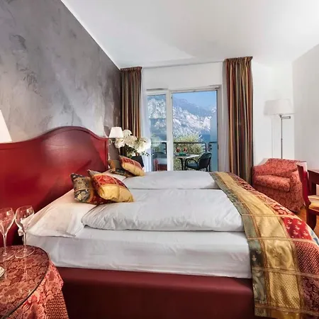 Monica Hotel