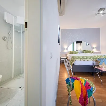 Hotel Monica