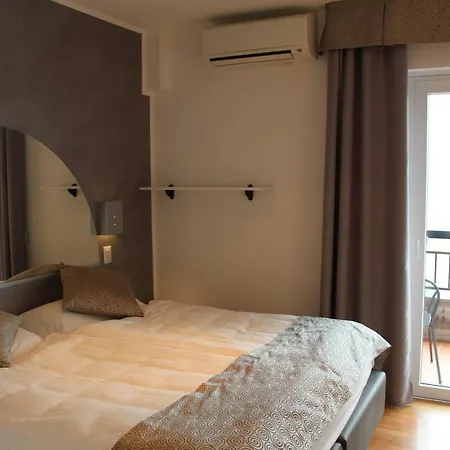 Hotel Monica