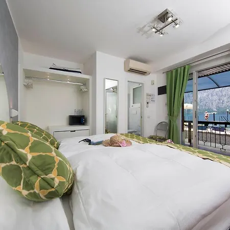 Monica Otel Malcesine